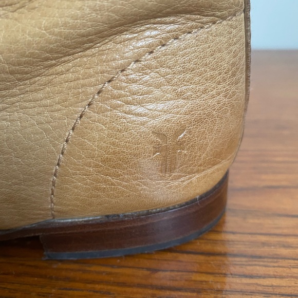 Women’s Frye Shoe - Picture 2 of 14